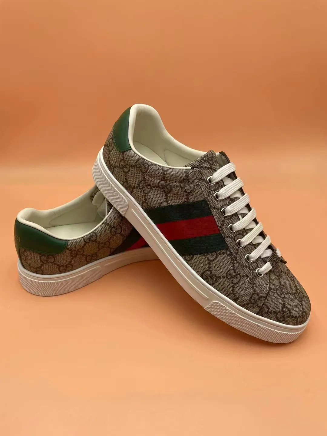 Men's Men's Shoes Men's Men's 💰380 new men's shoes GUCCI [Lightning] latest shoes shipped. Original quality, fashionable, made of special materials, sheepskin lining, brand new packaging. The foot feels super comfortable and the workmanship is impeccable. Size: 38-45